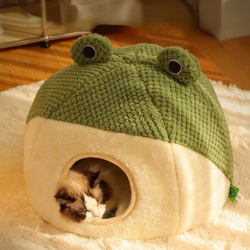 Small Frog Pet Nest – Warm Plush Semi-Closed Cat & Dog Bed